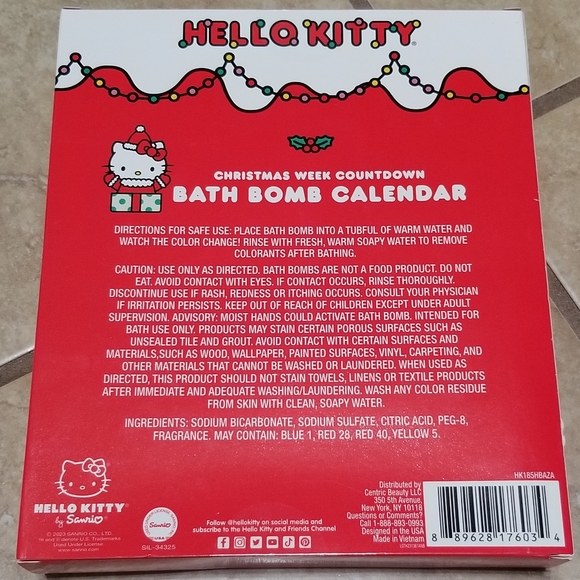 Sanrio Hello Kitty Christmas Week Countdown Bath Bomb Calendar - Picture 2 of 2